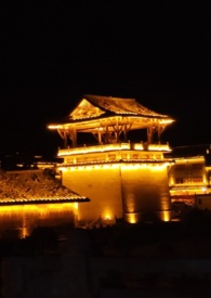 锁琼台