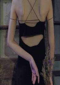 吻她